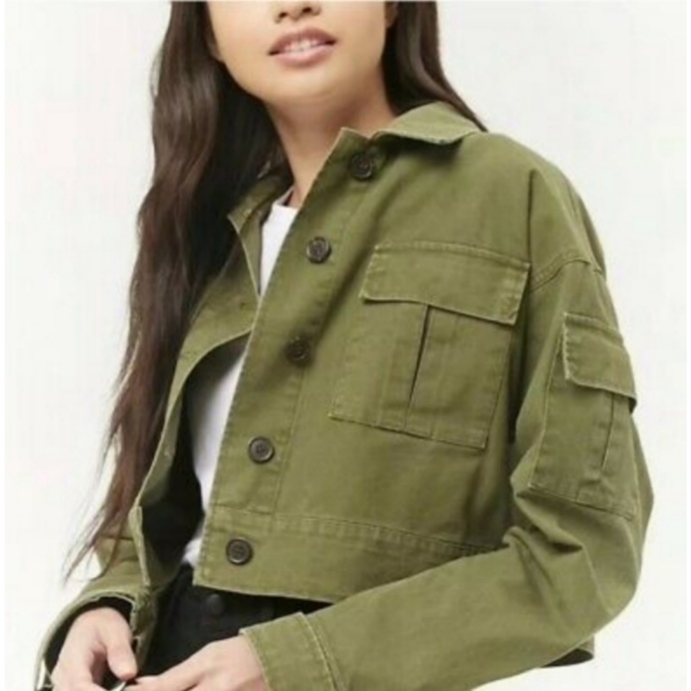 |NWT FOREVER 21 CROPPED UTILITY JACKET|